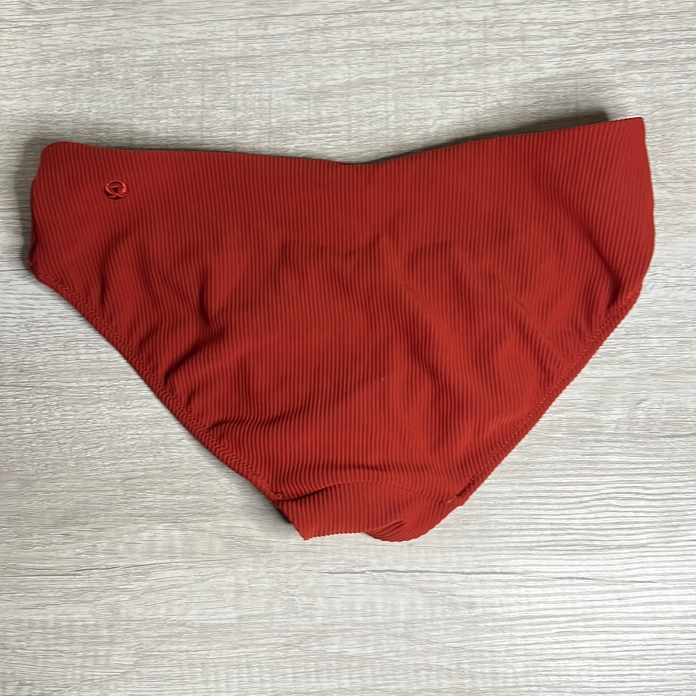 Lululemon bikini bottoms size 8